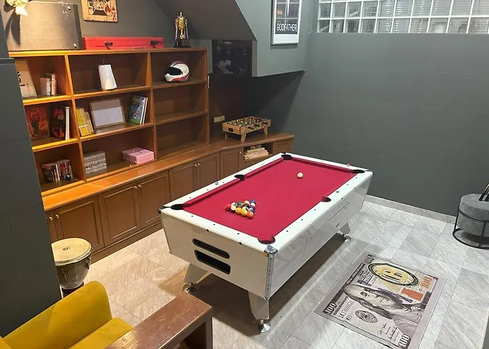 The Oasis On 8 Pool Table & Ktv